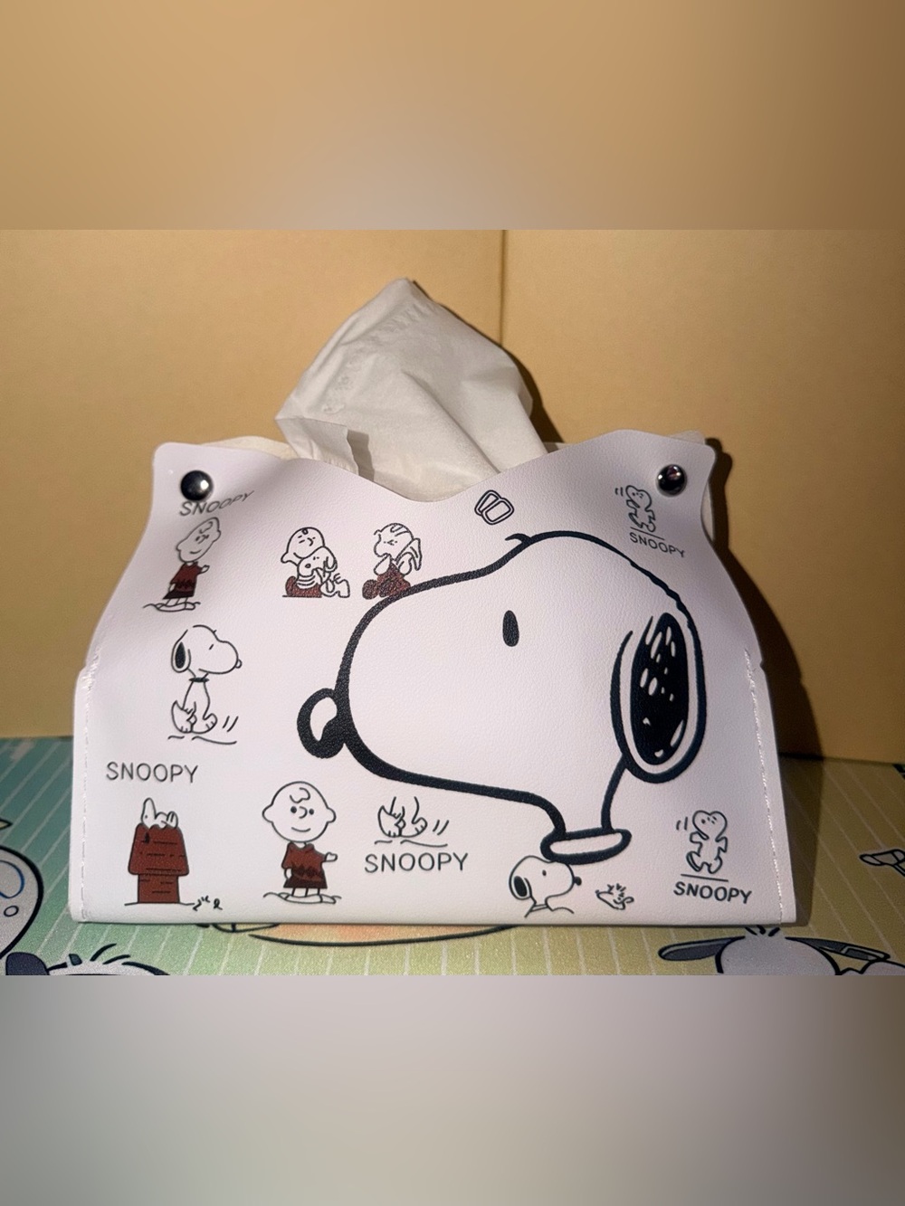 🐾NWOT Snoopy Printed Tissue Pouch Holder